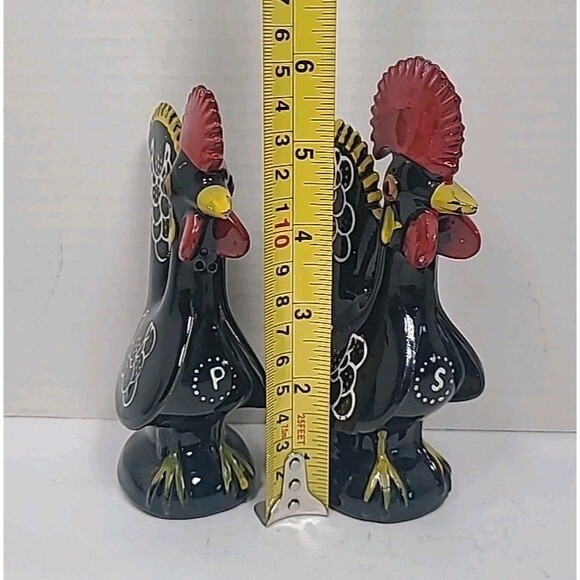 Vintage Hen and Rooster Figurine Salt & Pepper Shakers - Picture 5 of 7